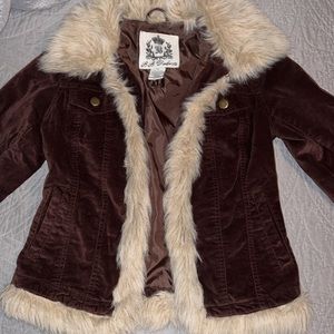 Vintage Y2K BB Dakota Brown Corduroy Jacket w/ faux fur trim. Size small